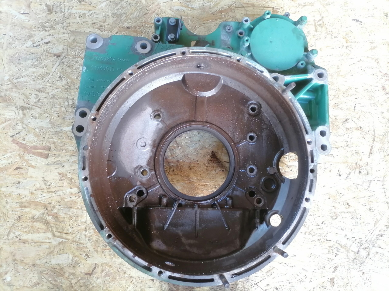 Volvo Flywheel housing 21769015 - Flywheel for Truck: picture 2 Volvo Flywheel housing 21769015 - Flywheel for Truck: picture 2
