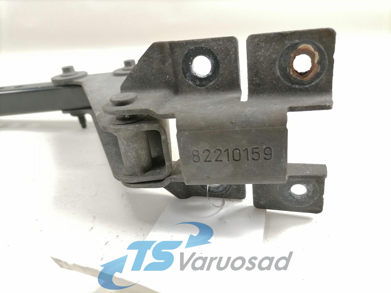 Volvo Kabiini tuulesuunaja kandur 82210159 - Aerodynamics/ Spoiler for Truck: picture 3 Volvo Kabiini tuulesuunaja kandur 82210159 - Aerodynamics/ Spoiler for Truck: picture 3