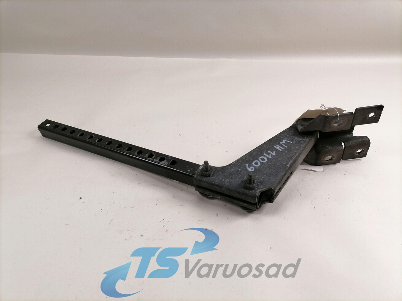 Volvo Kabiini tuulesuunaja kandur 82210159 - Aerodynamics/ Spoiler for Truck: picture 2 Volvo Kabiini tuulesuunaja kandur 82210159 - Aerodynamics/ Spoiler for Truck: picture 2