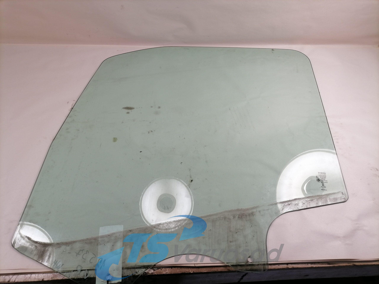 Volvo Küljeklaas, vasak 84043040 - Window and parts for Truck: picture 1 Volvo Küljeklaas, vasak 84043040 - Window and parts for Truck: picture 1