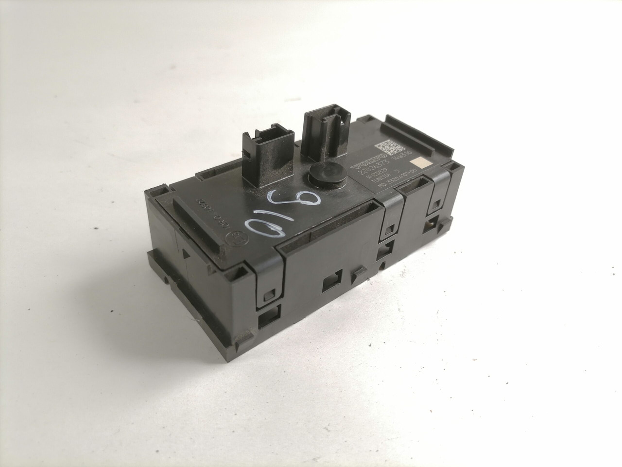Volvo Lülitite moodul 22026373 - Cab for Truck: picture 3 Volvo Lülitite moodul 22026373 - Cab for Truck: picture 3