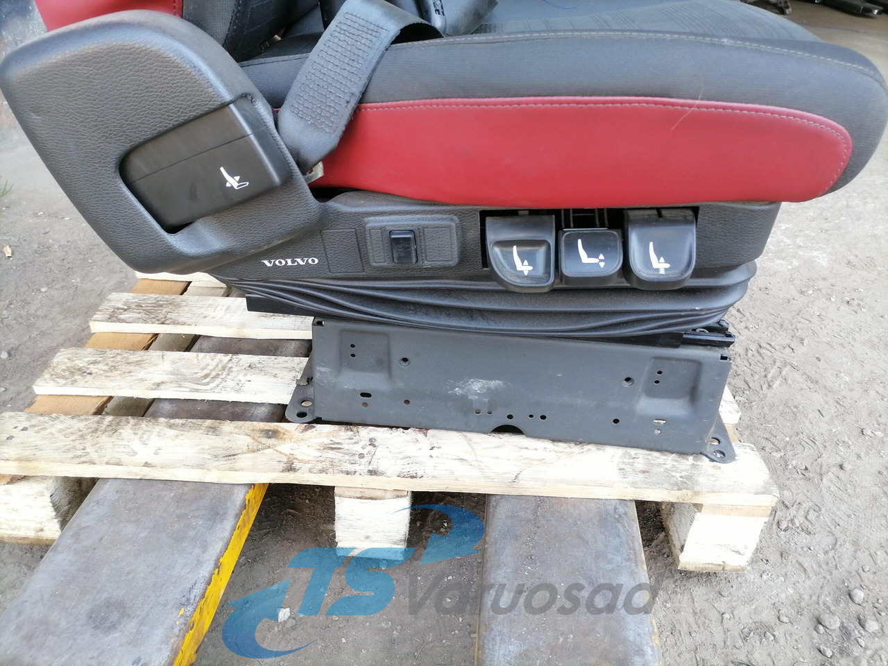 Volvo Passenger seat 82201647 - Seat for Truck: picture 3 Volvo Passenger seat 82201647 - Seat for Truck: picture 3