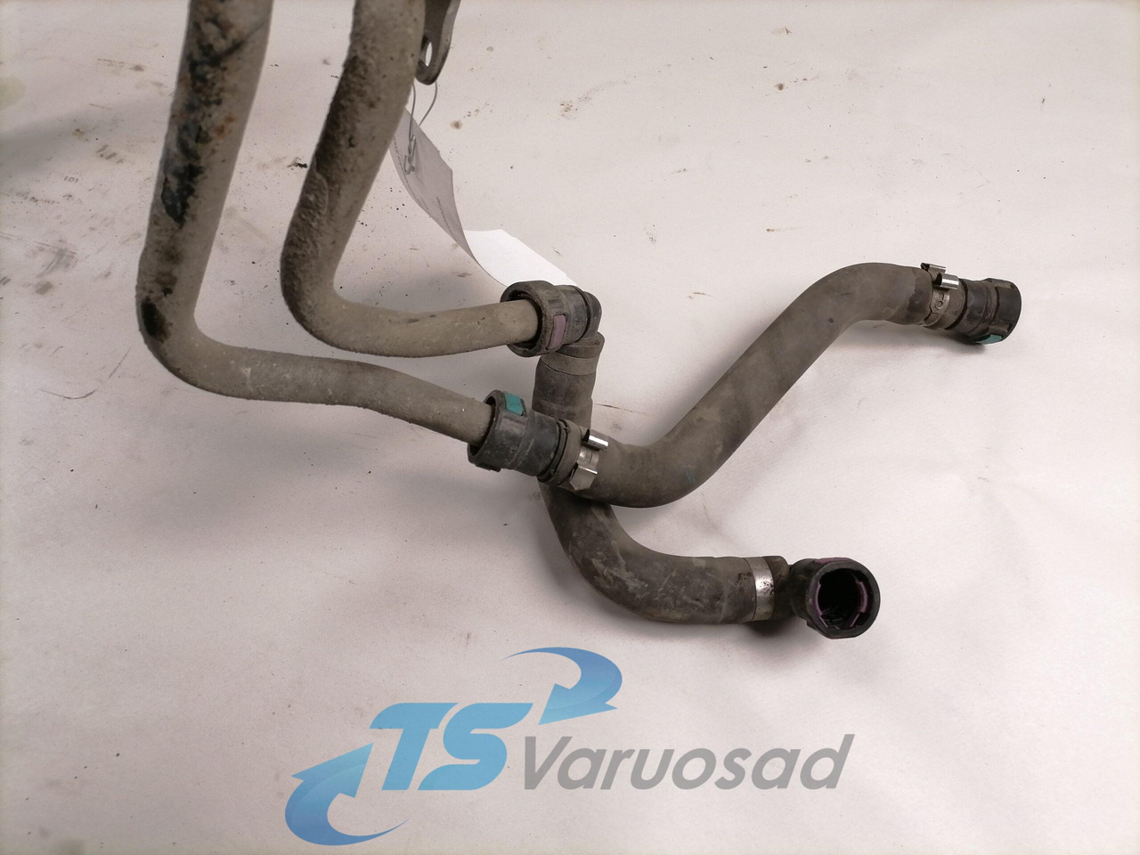Volvo Salongisoojendus torud 21913681 - Heating/ Ventilation for Truck: picture 4 Volvo Salongisoojendus torud 21913681 - Heating/ Ventilation for Truck: picture 4