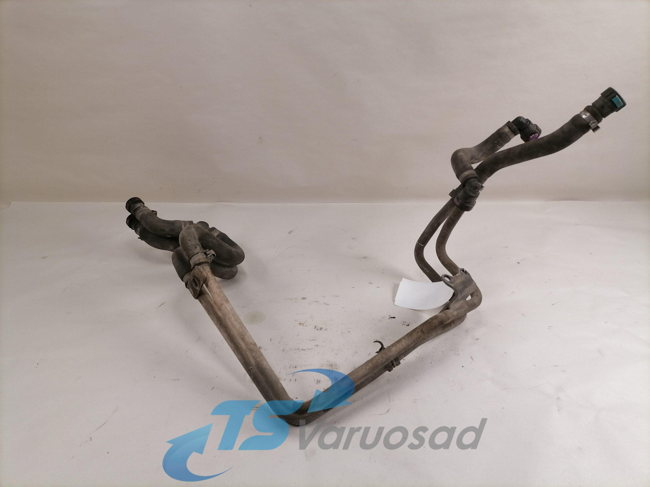 Volvo Salongisoojendus torud 21913681 - Heating/ Ventilation for Truck: picture 1 Volvo Salongisoojendus torud 21913681 - Heating/ Ventilation for Truck: picture 1