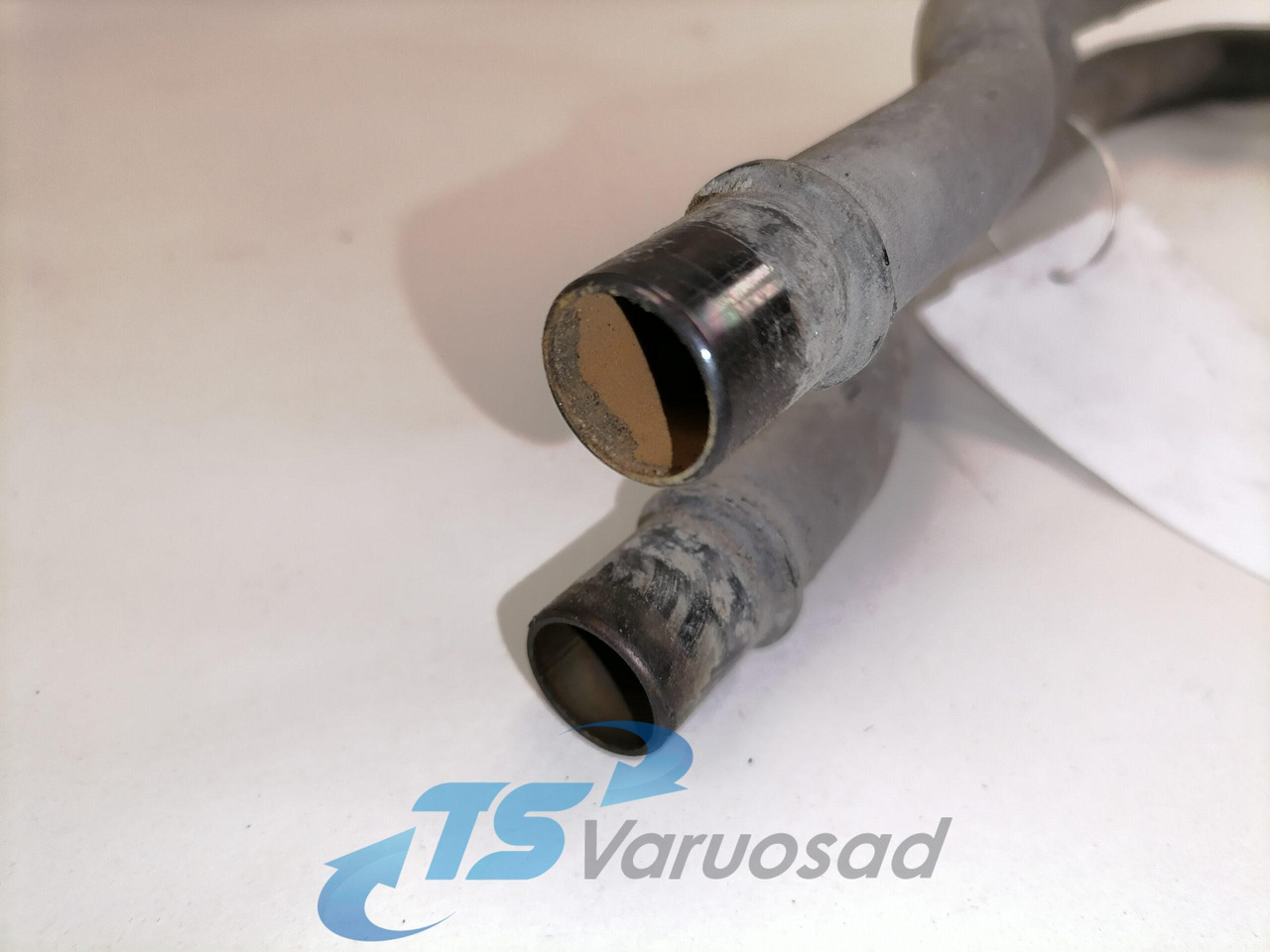 Volvo Salongisoojendus torud 82819703 - Heating/ Ventilation for Truck: picture 4 Volvo Salongisoojendus torud 82819703 - Heating/ Ventilation for Truck: picture 4