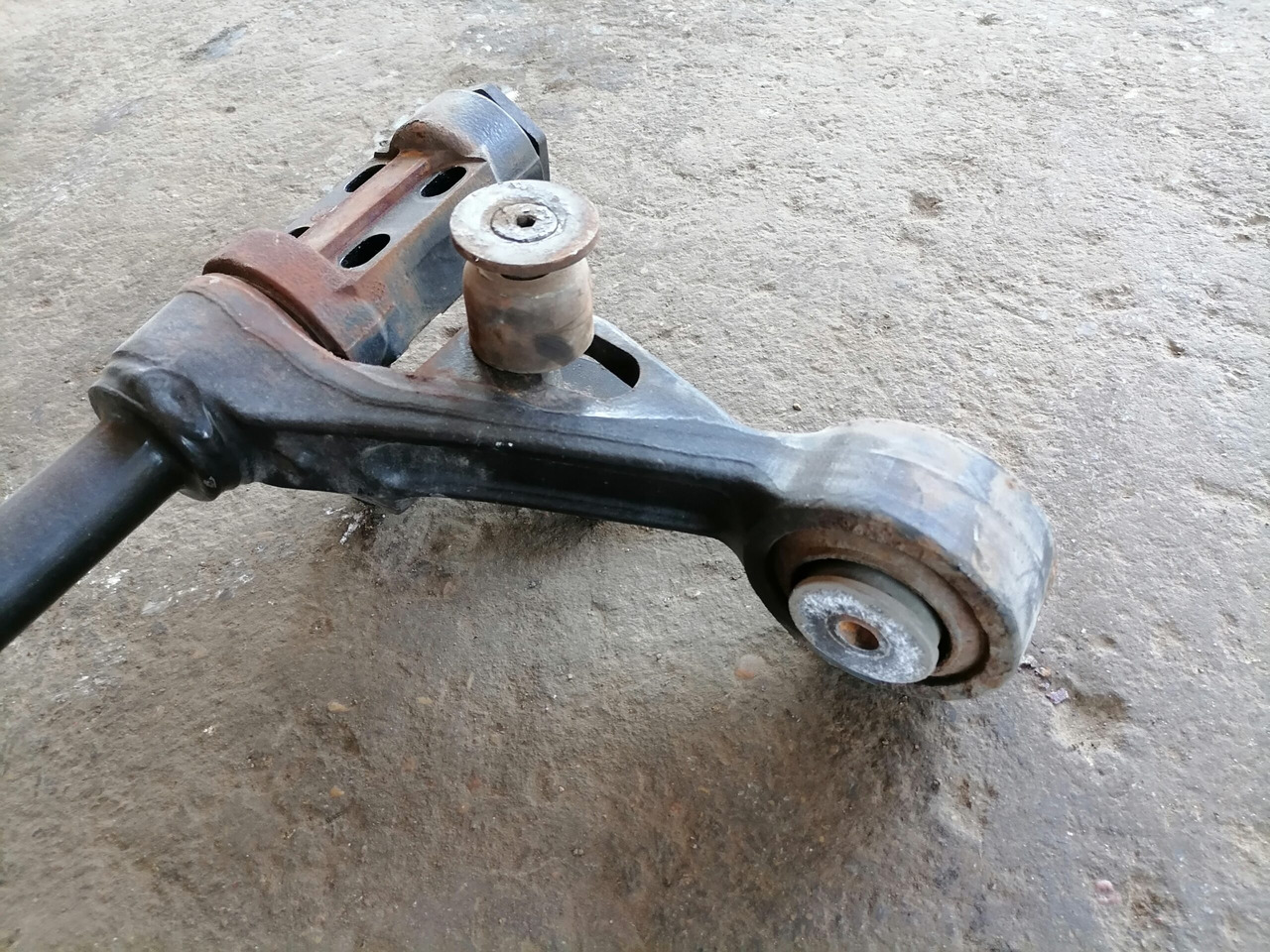 Volvo Volvo FH kabiini torsioonvarras 3198853 - Cab suspension for Truck: picture 3 Volvo Volvo FH kabiini torsioonvarras 3198853 - Cab suspension for Truck: picture 3