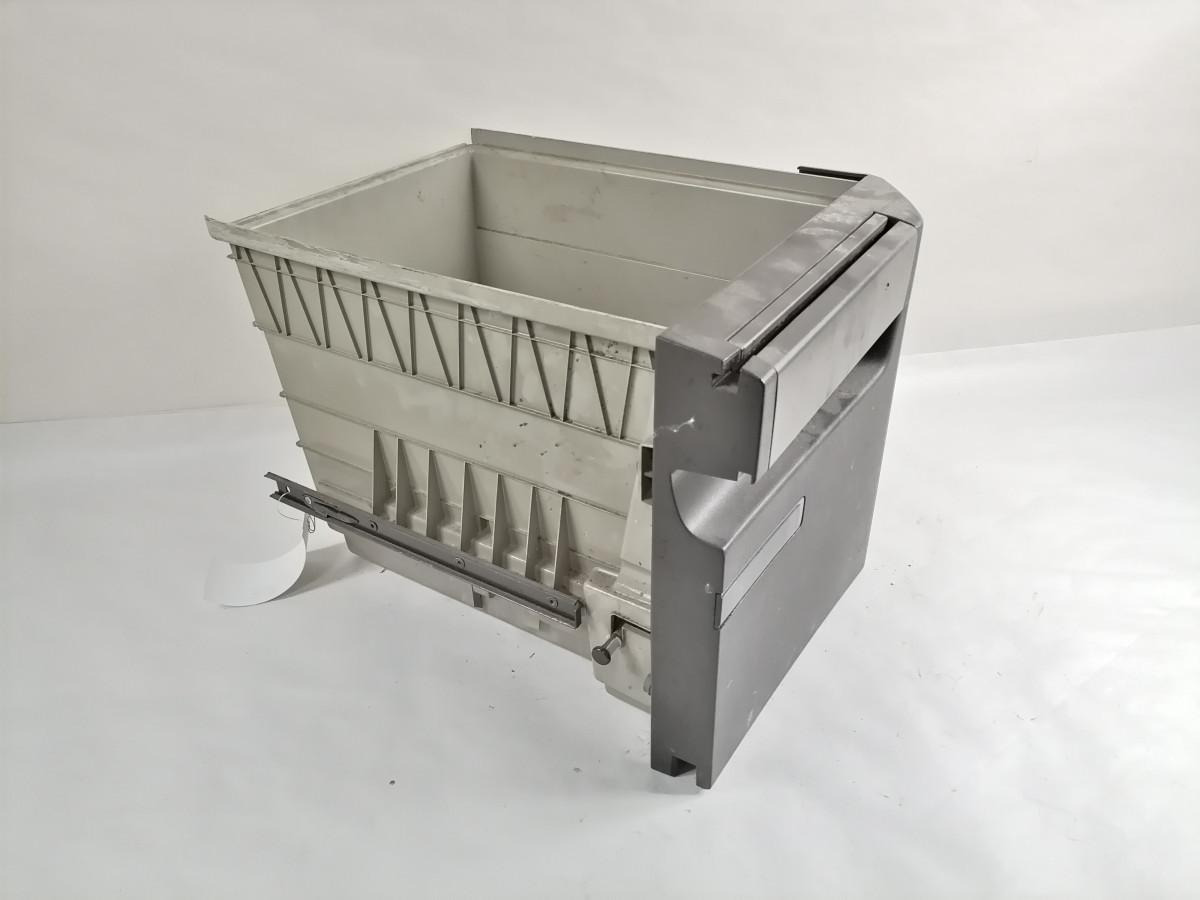 Volvo Voodialune panipaik 82174063 - Universal part for Truck: picture 4 Volvo Voodialune panipaik 82174063 - Universal part for Truck: picture 4