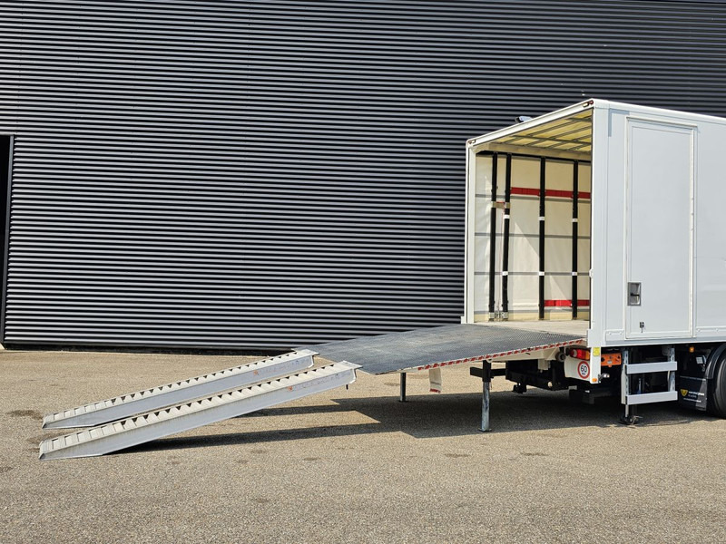 MAN TGM 26.320 / 6x2-4 / LBW / 6000kg TAIL LIFT - Curtainsider truck: picture 3 MAN TGM 26.320 / 6x2-4 / LBW / 6000kg TAIL LIFT - Curtainsider truck: picture 3