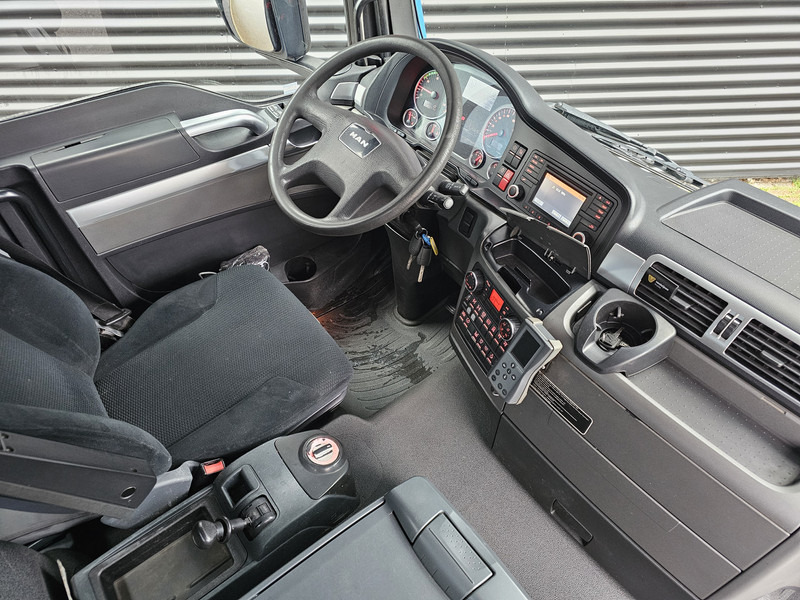 MAN TGS 47.440 BBL / 10X4 HOOKLIFT + Z CRANE on lease MAN TGS 47.440 BBL / 10X4 HOOKLIFT + Z CRANE: picture 16 MAN TGS 47.440 BBL / 10X4 HOOKLIFT + Z CRANE on lease MAN TGS 47.440 BBL / 10X4 HOOKLIFT + Z CRANE: picture 16