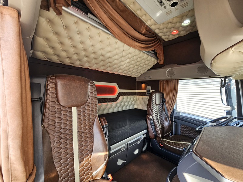 DAF XF 480 4x2 SSC / RETARDER / SPECIAL INTERIOR on lease DAF XF 480 4x2 SSC / RETARDER / SPECIAL INTERIOR: picture 11 DAF XF 480 4x2 SSC / RETARDER / SPECIAL INTERIOR on lease DAF XF 480 4x2 SSC / RETARDER / SPECIAL INTERIOR: picture 11