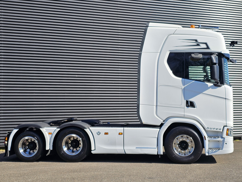 Scania S580 / V8 / 6X2 / FULL AIR / BOOGIE / RETARDER - Tractor unit: picture 4 Scania S580 / V8 / 6X2 / FULL AIR / BOOGIE / RETARDER - Tractor unit: picture 4