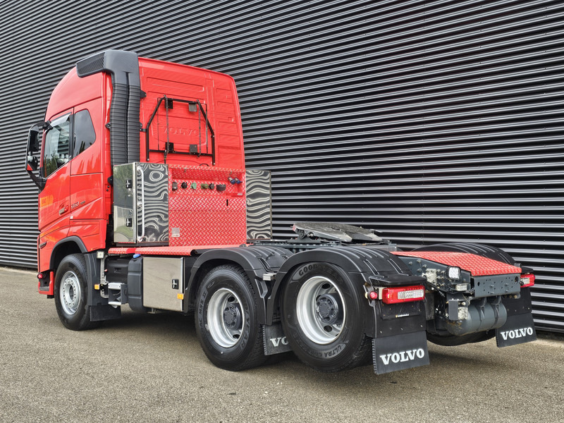 Volvo FH 16 650 / 6x4 BOOGIE / HYDRAULIC / RETARDER / 100T - Tractor unit: picture 3 Volvo FH 16 650 / 6x4 BOOGIE / HYDRAULIC / RETARDER / 100T - Tractor unit: picture 3