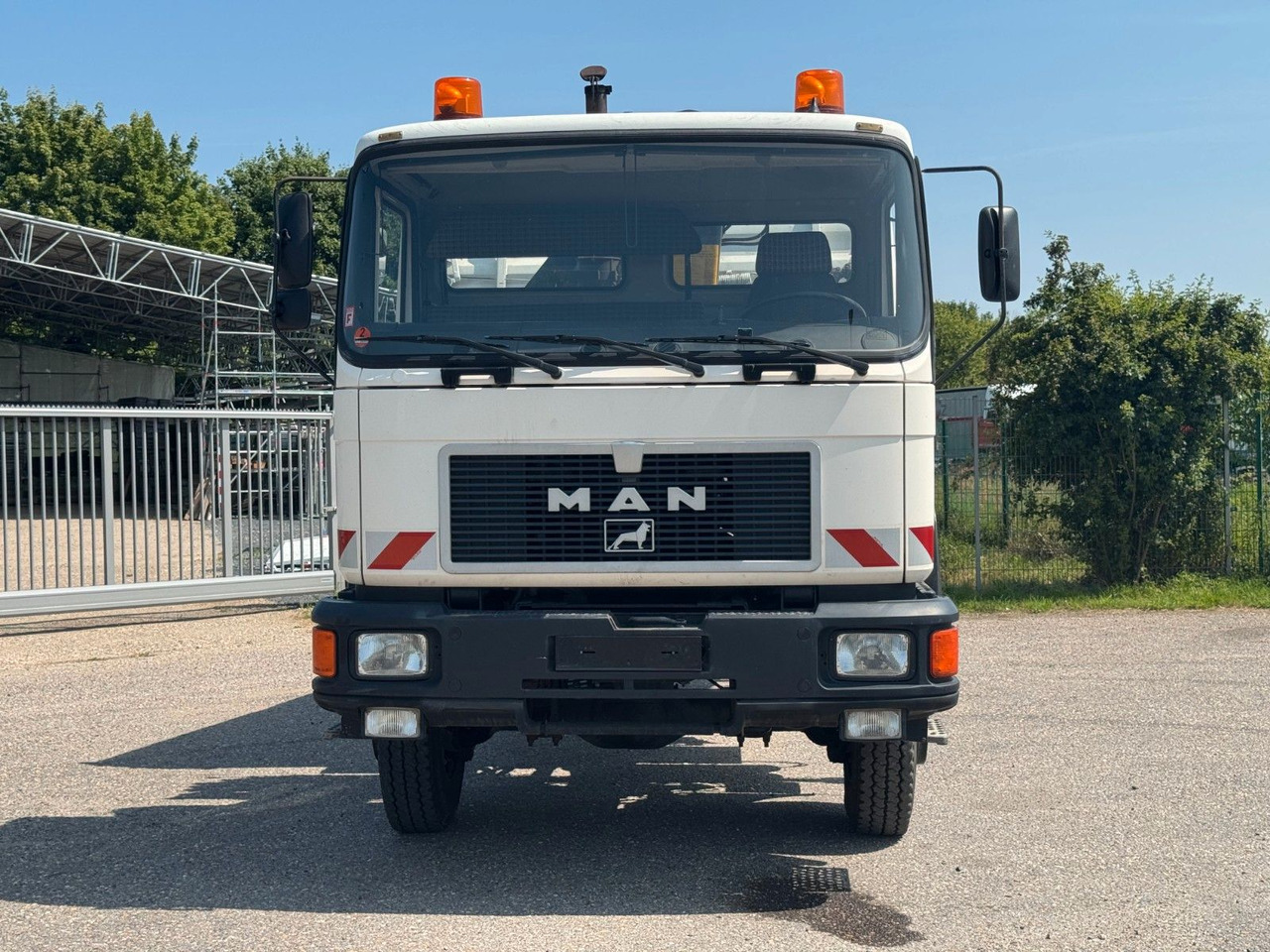 MAN 17.192 4X4 Kipper & Kran Original 116000 km - Tipper, Crane truck: picture 4 MAN 17.192 4X4 Kipper & Kran Original 116000 km - Tipper, Crane truck: picture 4