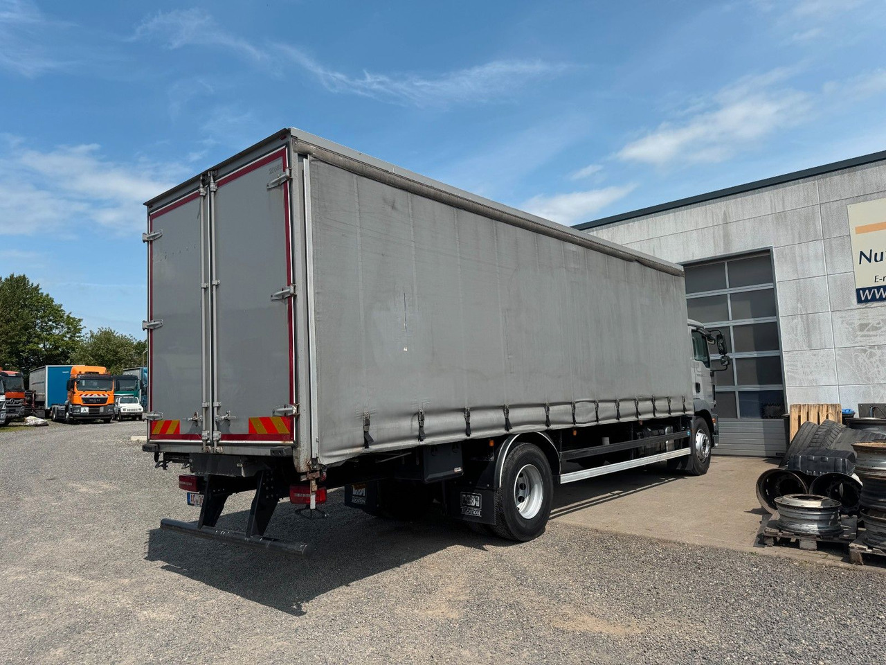 Curtainsider truck MAN 18.290 4X2 Koffer / Plane Top Zustand 8,30 Meter: picture 6