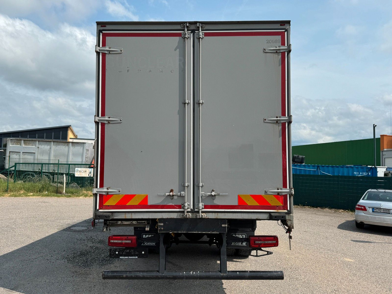 Curtainsider truck MAN 18.290 4X2 Koffer / Plane Top Zustand 8,30 Meter: picture 10