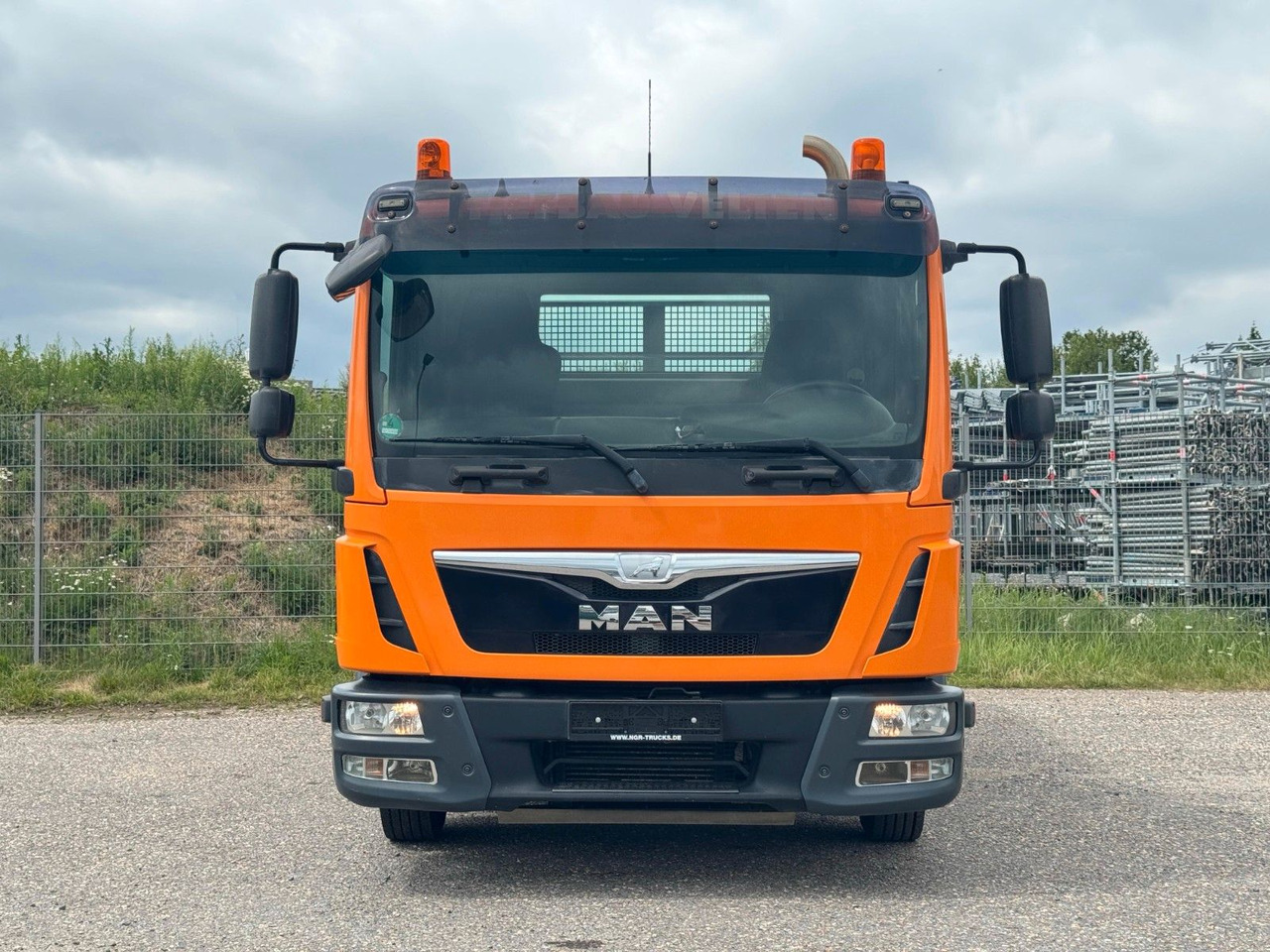 Tipper MAN 8.220 4x2 Meiller 3S. Kipper | Sperrdiff. | AHK: picture 9