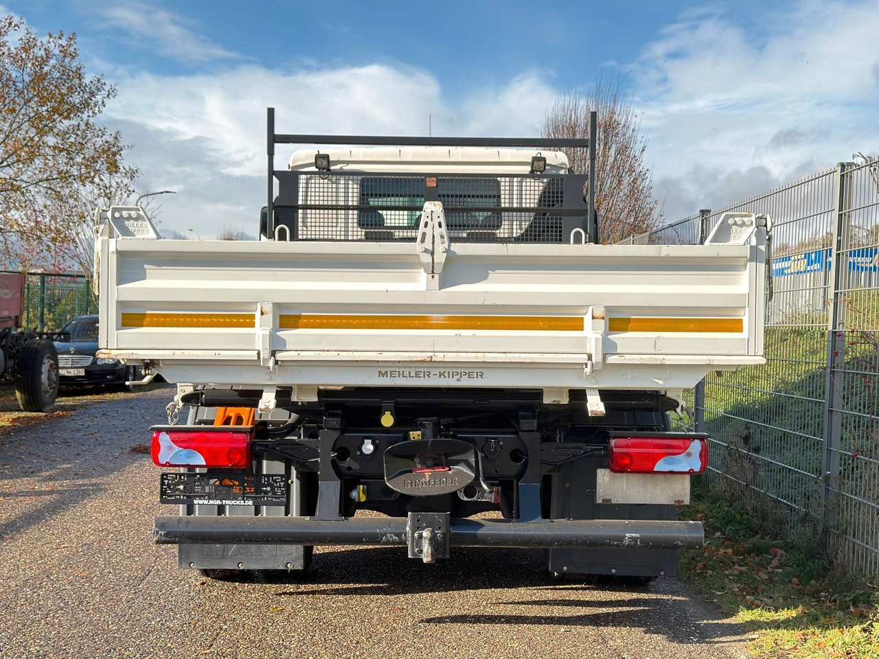 MAN 8.220 4x2 Meiller 3S. Kipper | TOP Zustand! on lease MAN 8.220 4x2 Meiller 3S. Kipper | TOP Zustand!: picture 9 MAN 8.220 4x2 Meiller 3S. Kipper | TOP Zustand! on lease MAN 8.220 4x2 Meiller 3S. Kipper | TOP Zustand!: picture 9