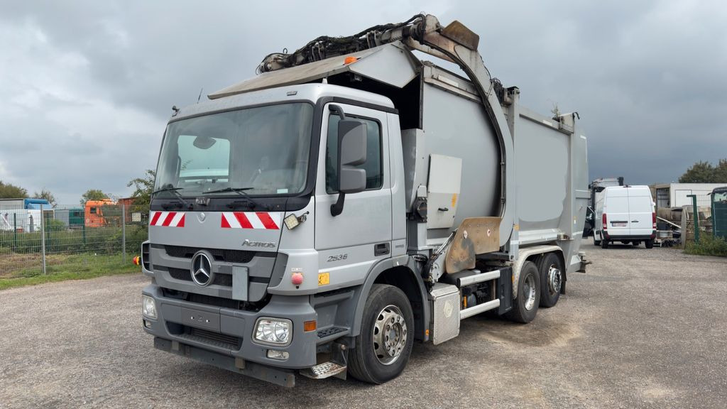 Mercedes-Benz 2536 6x2 Überkopflader - Garbage truck: picture 1 Mercedes-Benz 2536 6x2 Überkopflader - Garbage truck: picture 1