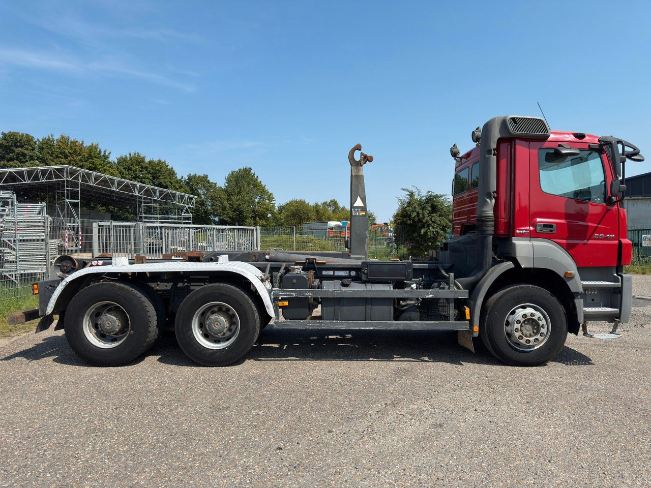 Mercedes-Benz 2643 6x4 VDL hydr. Federstütze | Klima | 6,5m - Hook lift truck: picture 5 Mercedes-Benz 2643 6x4 VDL hydr. Federstütze | Klima | 6,5m - Hook lift truck: picture 5