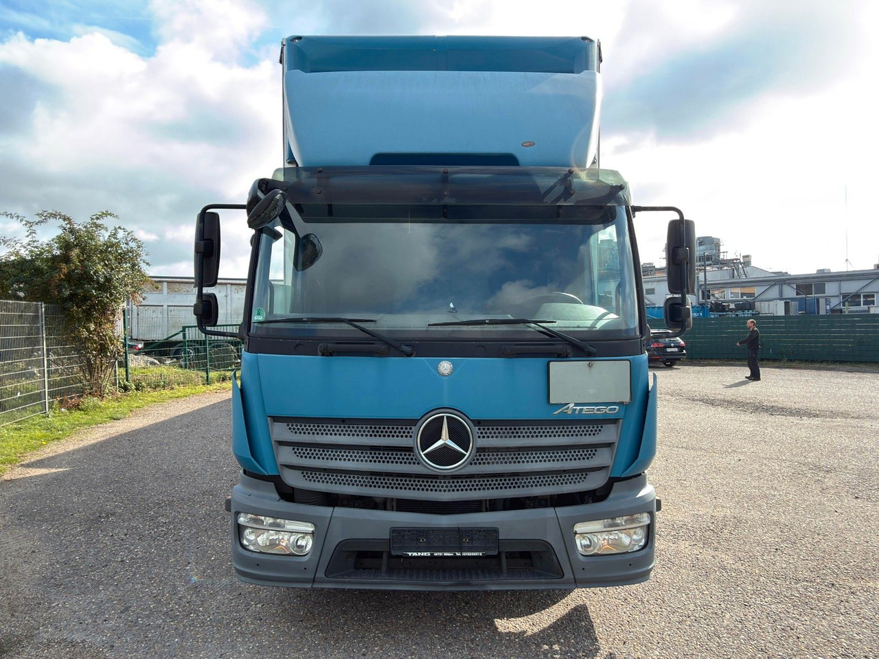 Mercedes-Benz 818 4X2 Pritsche & Plane & Tang Pritsche & Plane Mercedes-Benz 818 4X2 Pritsche & Plane & Tang Pritsche & Plane - Curtain side van: picture 4 Mercedes-Benz 818 4X2 Pritsche & Plane & Tang Pritsche & Plane Mercedes-Benz 818 4X2 Pritsche & Plane & Tang Pritsche & Plane - Curtain side van: picture 4