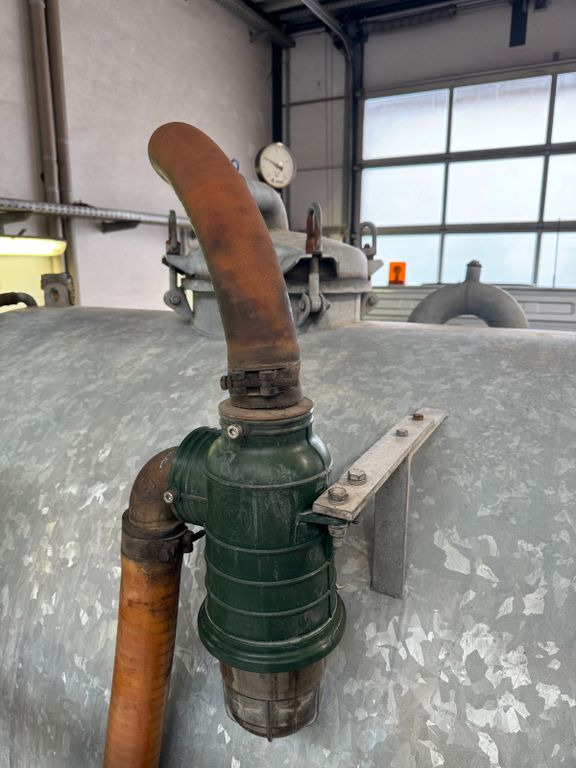 Mercedes-Benz 818 4X2 ROM Toilettenwagen - Vacuum truck: picture 5 Mercedes-Benz 818 4X2 ROM Toilettenwagen - Vacuum truck: picture 5