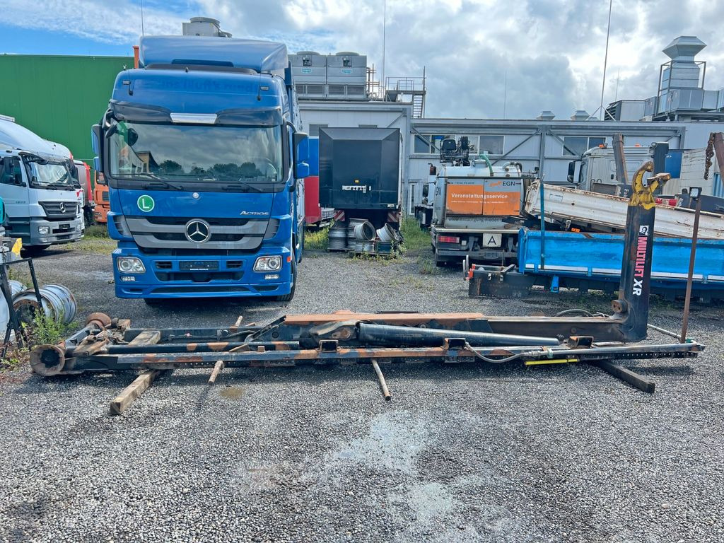 Multilift XR 21 Abrollkipperaufbau 3 Achser Multilift XR 21 Abrollkipperaufbau 3 Achser - Hook lift truck: picture 1 Multilift XR 21 Abrollkipperaufbau 3 Achser Multilift XR 21 Abrollkipperaufbau 3 Achser - Hook lift truck: picture 1