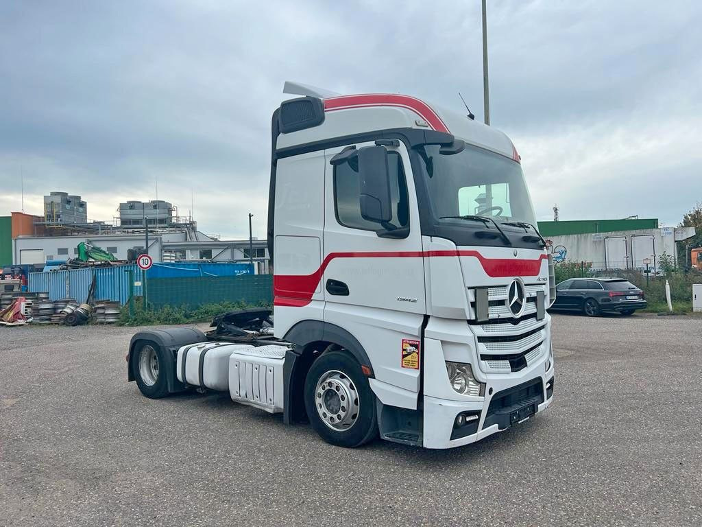 Mercedes-Benz 1842 4X2 mit Höhenverstellbarer Sattelkuppung - Tractor unit: picture 5 Mercedes-Benz 1842 4X2 mit Höhenverstellbarer Sattelkuppung - Tractor unit: picture 5