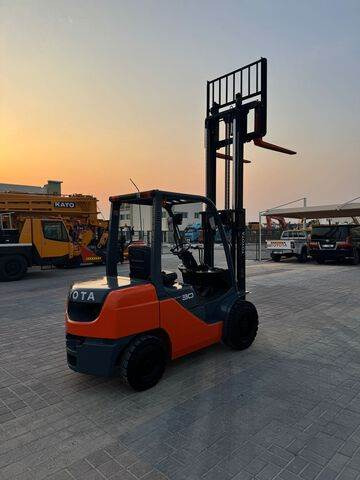 Toyota 62-8FD30 - Diesel forklift: picture 3 Toyota 62-8FD30 - Diesel forklift: picture 3