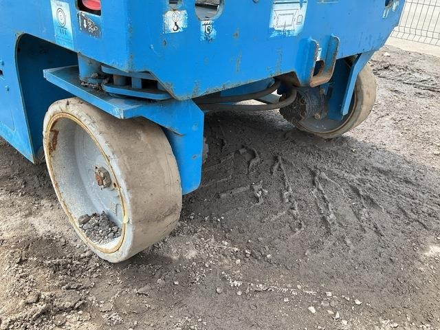 Scissor lift Genie GS3246: picture 11