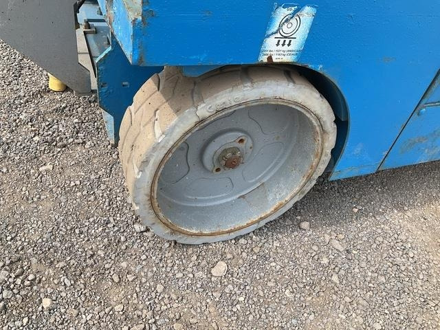 Scissor lift Genie GS3246: picture 10