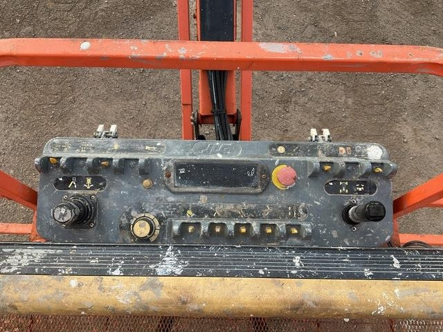 Articulated boom JLG 600AJ: picture 8