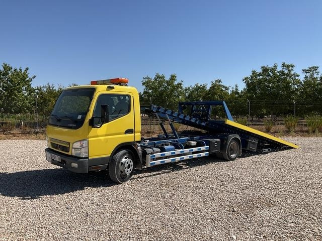 Tow truck Mitsubishi Canter: picture 19