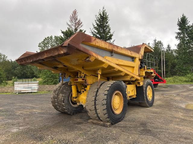 Komatsu HD325-6 - Rigid dumper/ Rock truck: picture 3 Komatsu HD325-6 - Rigid dumper/ Rock truck: picture 3