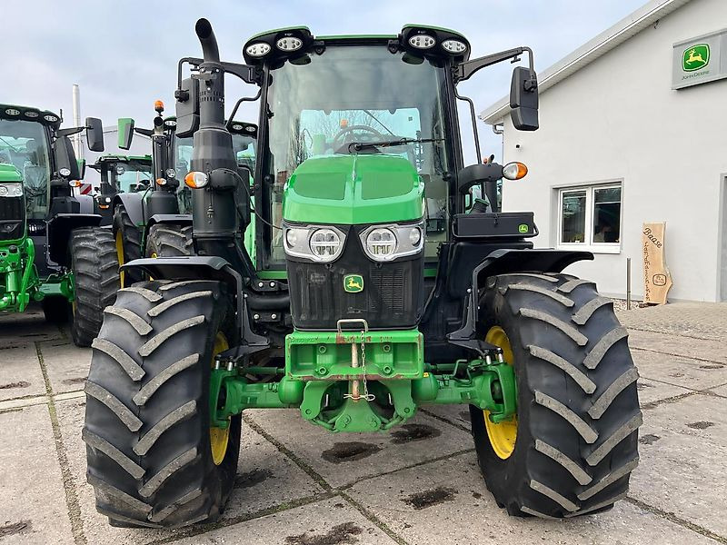 John Deere 6120M AutoPowr - Farm tractor: picture 2 John Deere 6120M AutoPowr - Farm tractor: picture 2