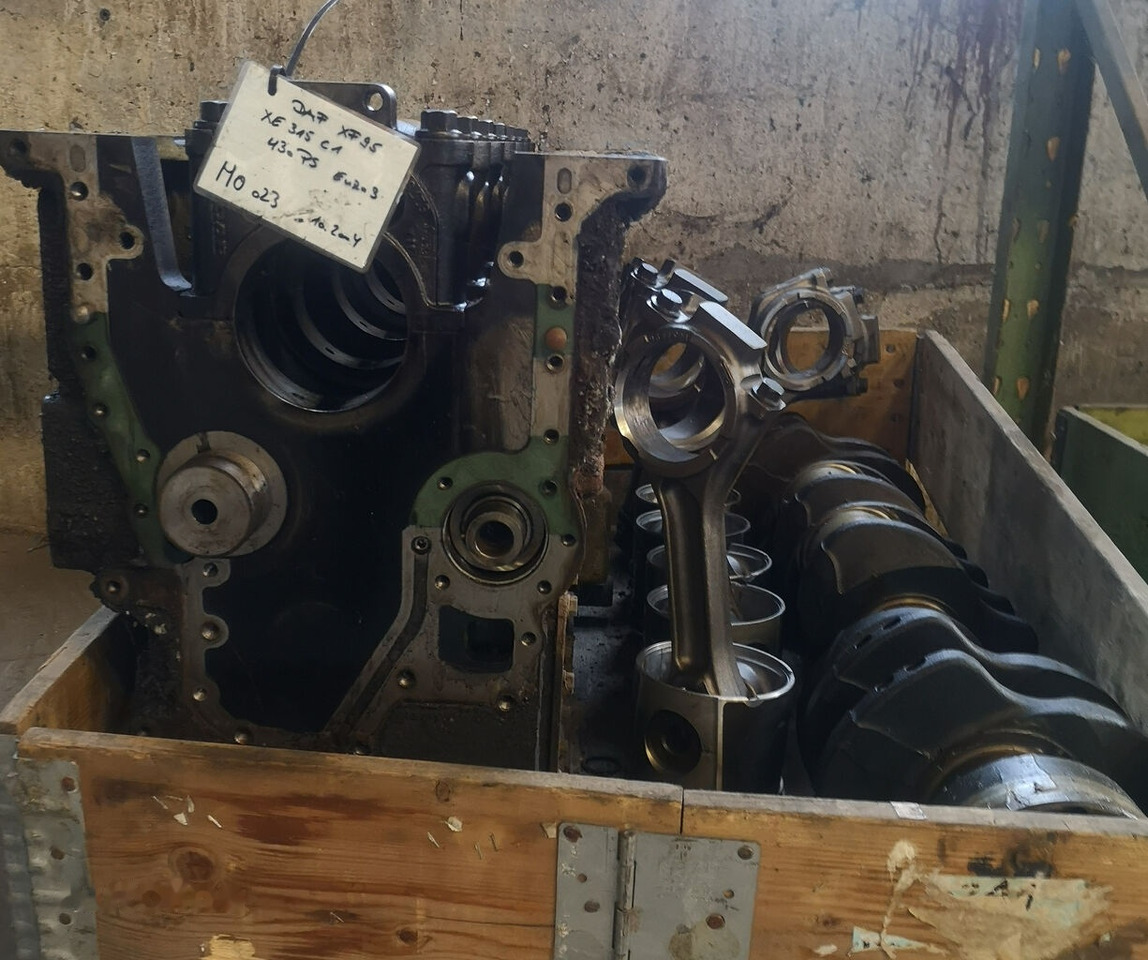 DAF Ersatztteile 0281010045 DAF XF 95 - Cylinder block for Truck: picture 1 DAF Ersatztteile 0281010045 DAF XF 95 - Cylinder block for Truck: picture 1