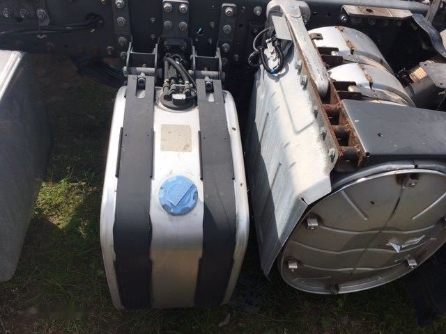 Renault Abgasanlage / Rußpartikelfilter / AdBlue-Anlage   Renault Premium - AdBlue tank for Truck: picture 1 Renault Abgasanlage / Rußpartikelfilter / AdBlue-Anlage   Renault Premium - AdBlue tank for Truck: picture 1