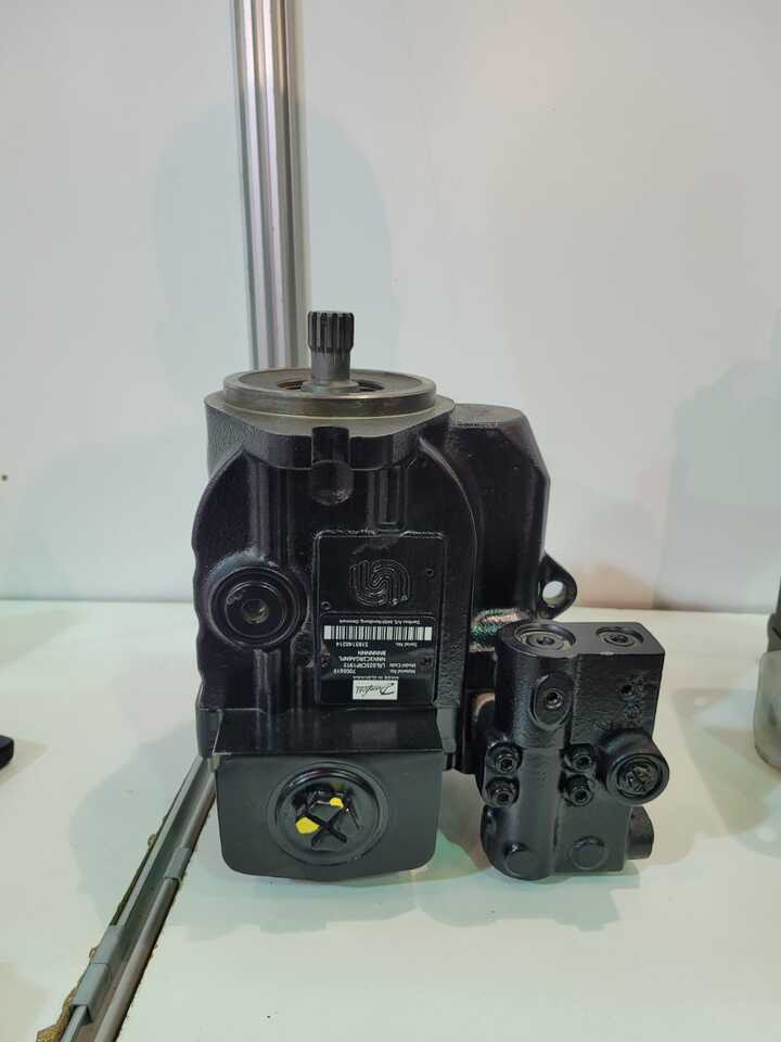 DANFOSS / SAUER LRL025CRP1915 NNN3C2RGA6NPL - Hydraulic pump for Construction machinery: picture 1 DANFOSS / SAUER LRL025CRP1915 NNN3C2RGA6NPL - Hydraulic pump for Construction machinery: picture 1