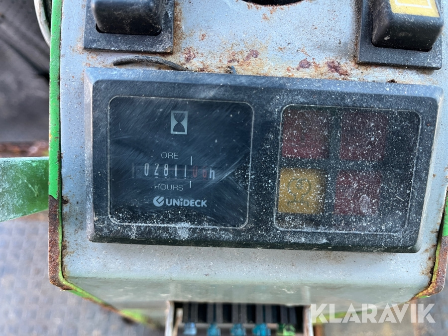 Municipal tractor Redskabsbærer Egholm 2100 med saltspreder: picture 7