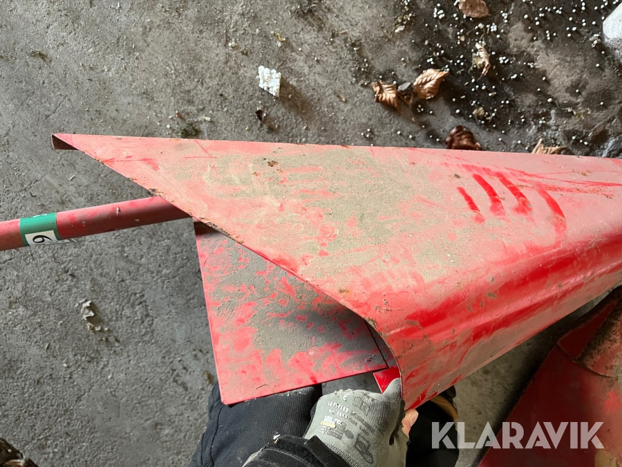 Sidestykker fra skærebord fra MF 30 mejetærsker - Tool/ Equipment: picture 5 Sidestykker fra skærebord fra MF 30 mejetærsker - Tool/ Equipment: picture 5