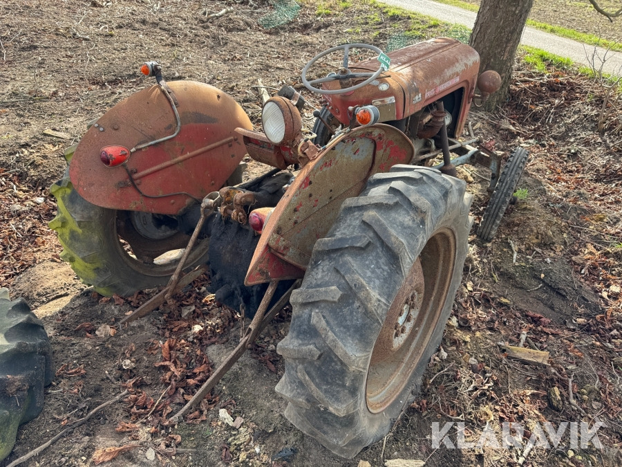 Traktor Massey Ferguson 35 - Farm tractor: picture 5 Traktor Massey Ferguson 35 - Farm tractor: picture 5