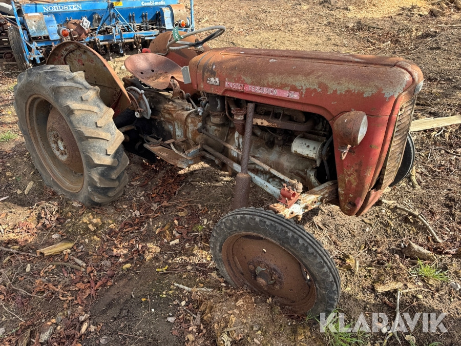Traktor Massey Ferguson 35 - Farm tractor: picture 3 Traktor Massey Ferguson 35 - Farm tractor: picture 3