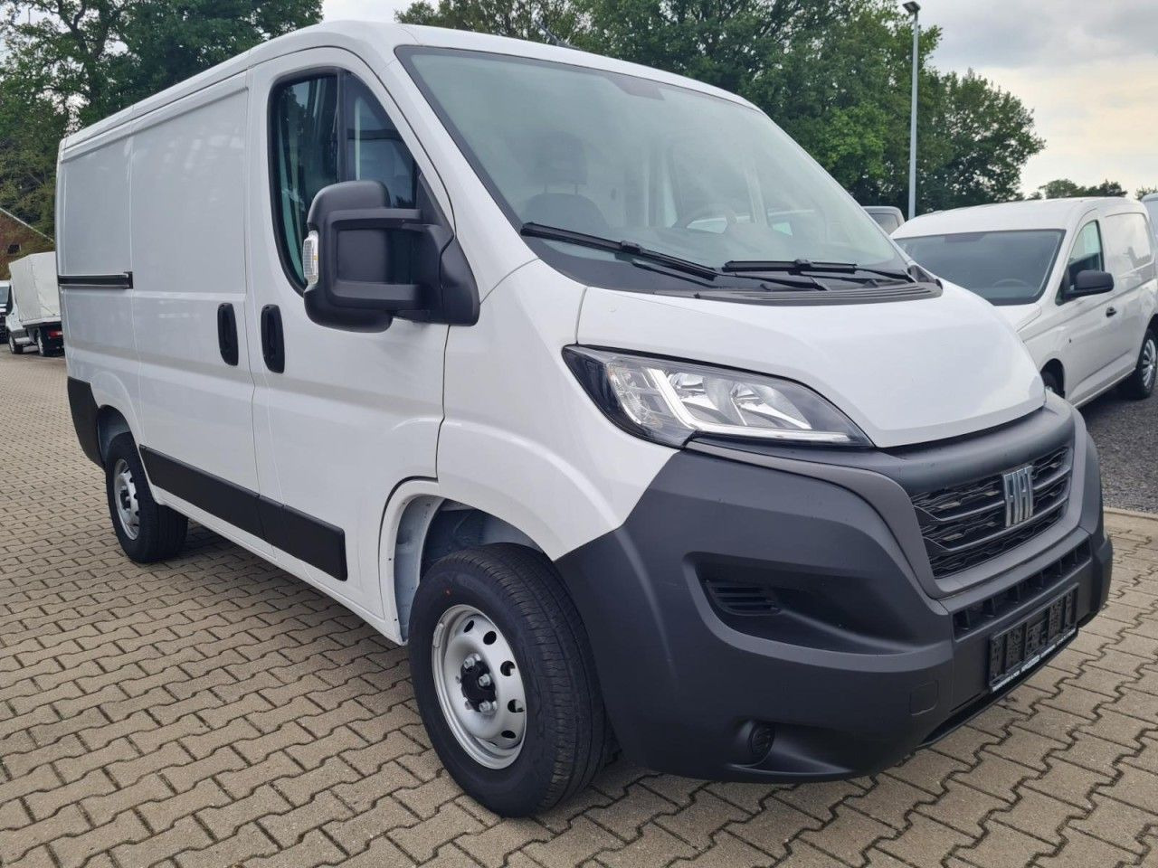 Fiat Ducato 30 Kasten L1H1 KLIMA PDC REGALE TEMPOMAT - Small van: picture 4 Fiat Ducato 30 Kasten L1H1 KLIMA PDC REGALE TEMPOMAT - Small van: picture 4