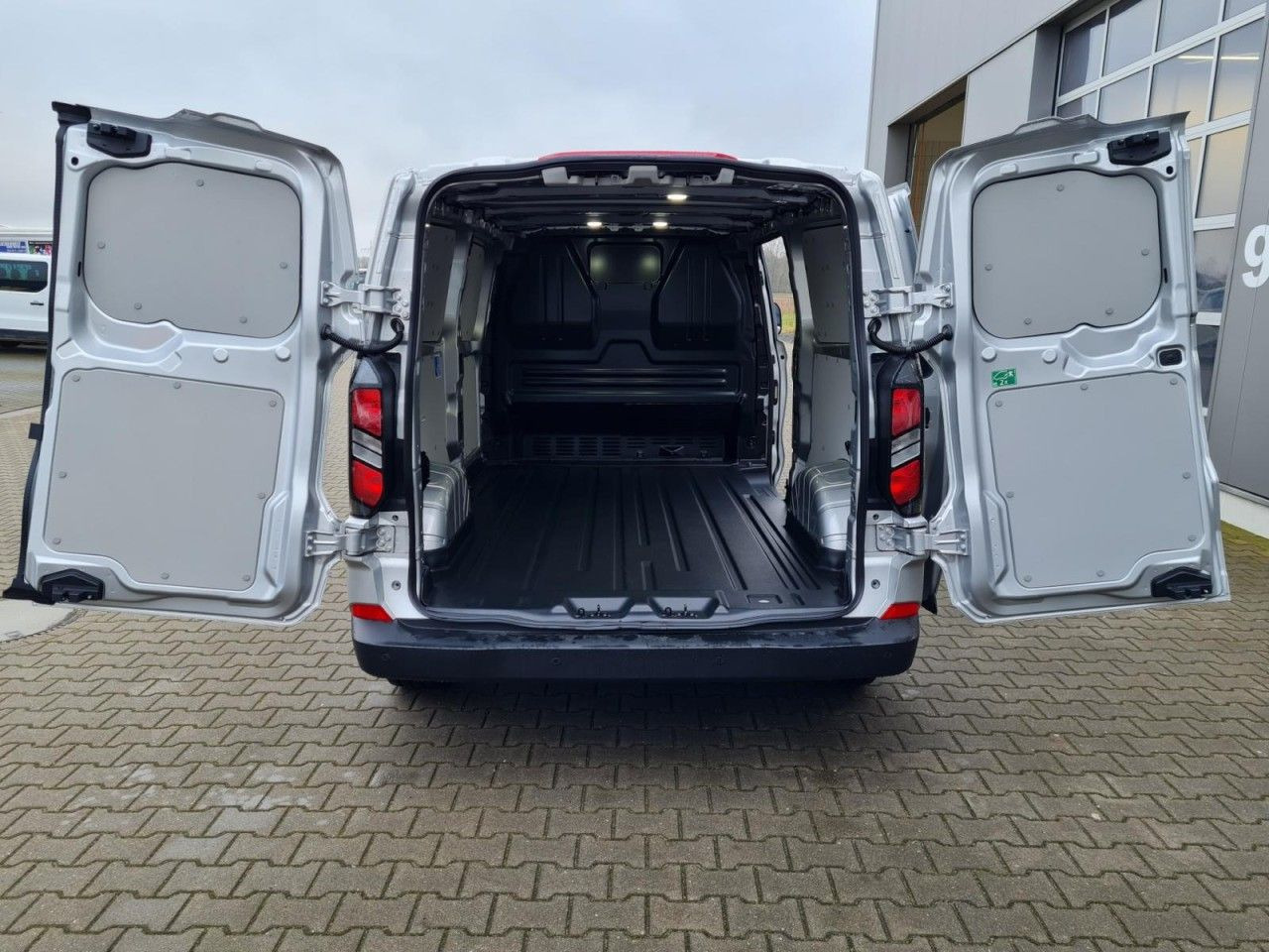 Ford Custom Kasten 320 L2 Trend KAMERA KLIMA LED TEMP - Small van: picture 5 Ford Custom Kasten 320 L2 Trend KAMERA KLIMA LED TEMP - Small van: picture 5