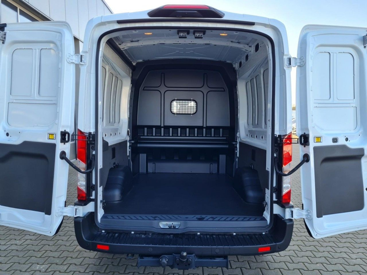 Ford Transit 350 Kasten Doka 6-Sitze L3 Trend AHK KAM - Panel van, Combi van: picture 5 Ford Transit 350 Kasten Doka 6-Sitze L3 Trend AHK KAM - Panel van, Combi van: picture 5