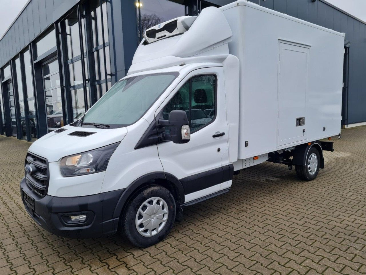 Ford Transit 350 Kühlkoffer STAND+FAHRKÜHLUNG TREND Ford Transit 350 Kühlkoffer STAND+FAHRKÜHLUNG TREND - Refrigerated van: picture 3 Ford Transit 350 Kühlkoffer STAND+FAHRKÜHLUNG TREND Ford Transit 350 Kühlkoffer STAND+FAHRKÜHLUNG TREND - Refrigerated van: picture 3