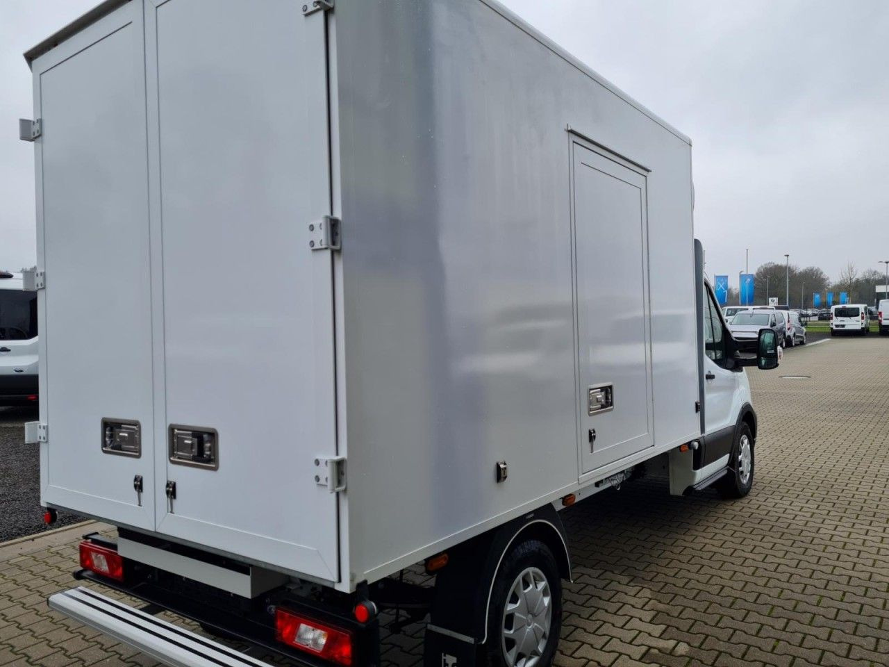 Ford Transit 350 Kühlkoffer STAND+FAHRKÜHLUNG TREND Ford Transit 350 Kühlkoffer STAND+FAHRKÜHLUNG TREND - Refrigerated van: picture 4 Ford Transit 350 Kühlkoffer STAND+FAHRKÜHLUNG TREND Ford Transit 350 Kühlkoffer STAND+FAHRKÜHLUNG TREND - Refrigerated van: picture 4