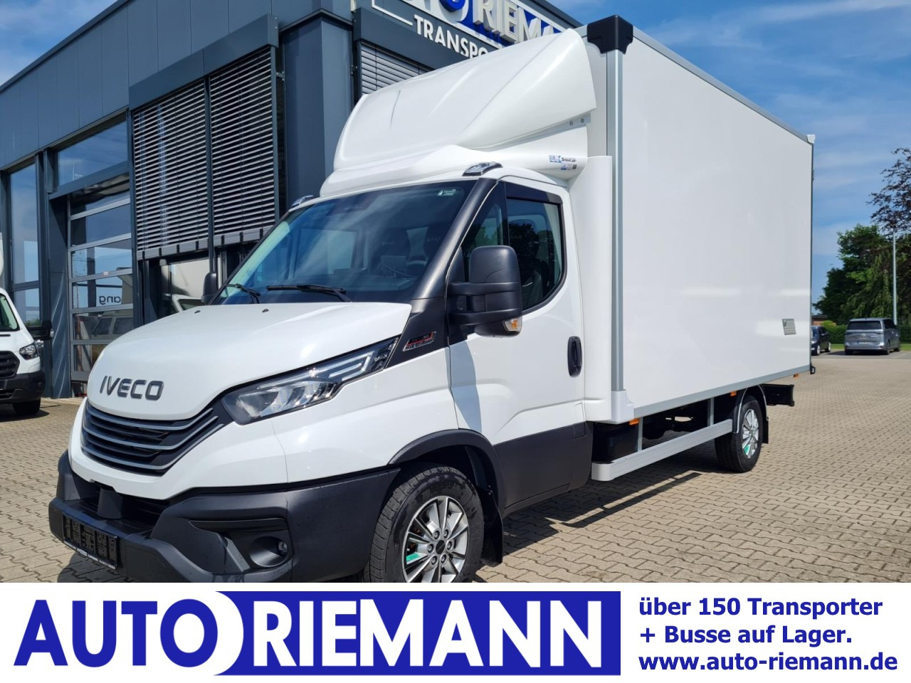Iveco DAILY 35S18 Koffer Automatik ALU KAMERA NAVI TEMPOMAT - Box van: picture 1 Iveco DAILY 35S18 Koffer Automatik ALU KAMERA NAVI TEMPOMAT - Box van: picture 1