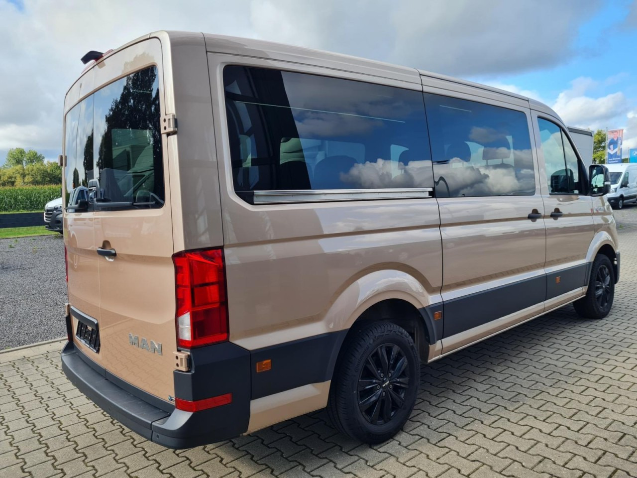 Man TGE 3.180 TDi Kombi 9 Sitze ALU KAMERA LED LEDER Sonderumbau - Minibus, Passenger van: picture 5 Man TGE 3.180 TDi Kombi 9 Sitze ALU KAMERA LED LEDER Sonderumbau - Minibus, Passenger van: picture 5