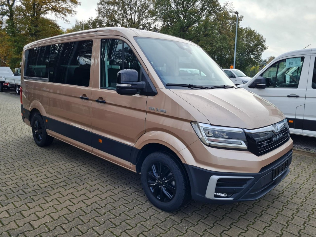 Man TGE 3.180 TDi Kombi 9 Sitze ALU KAMERA LED LEDER Sonderumbau - Minibus, Passenger van: picture 3 Man TGE 3.180 TDi Kombi 9 Sitze ALU KAMERA LED LEDER Sonderumbau - Minibus, Passenger van: picture 3