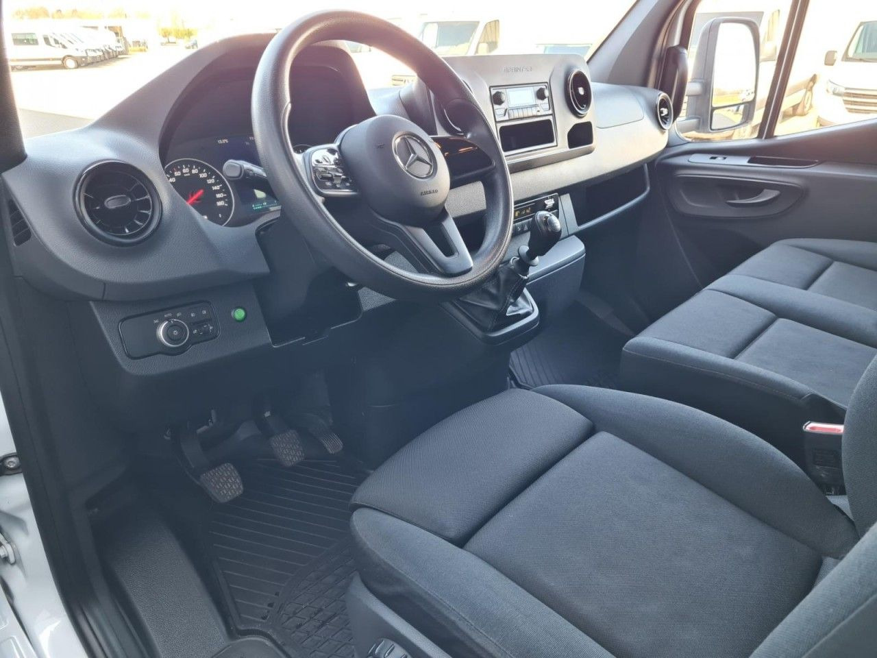 Mercedes-Benz Sprinter 315 CDi RWD Koffer LBW KLIMA TEMPOMAT - Box van: picture 4 Mercedes-Benz Sprinter 315 CDi RWD Koffer LBW KLIMA TEMPOMAT - Box van: picture 4